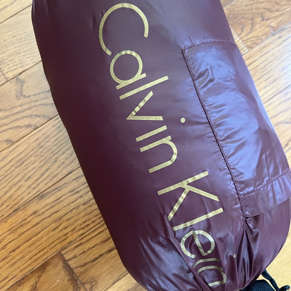 Packable puffer jacket. - Picture 2 of 3
